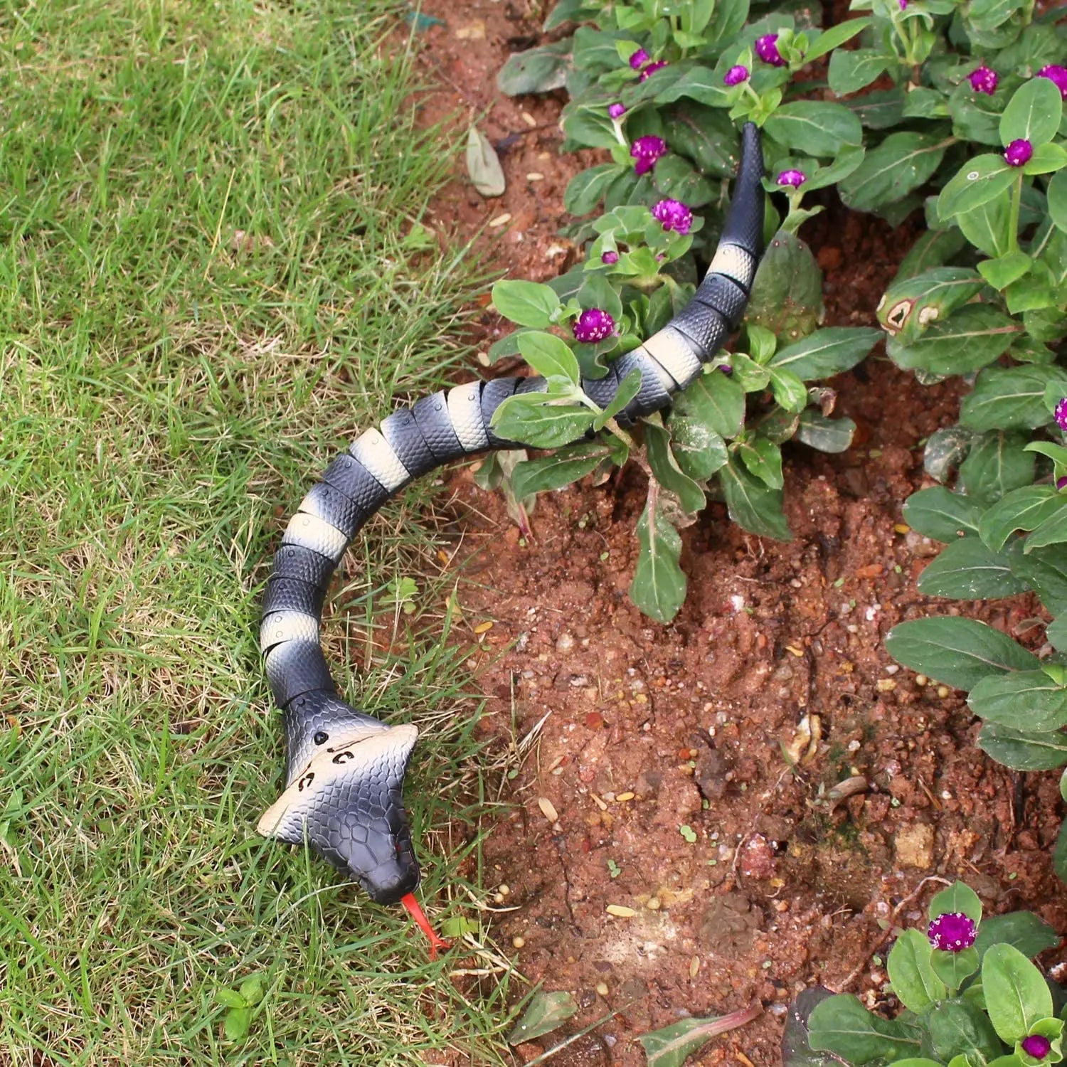Electric Simulated Cobra Viper Toy