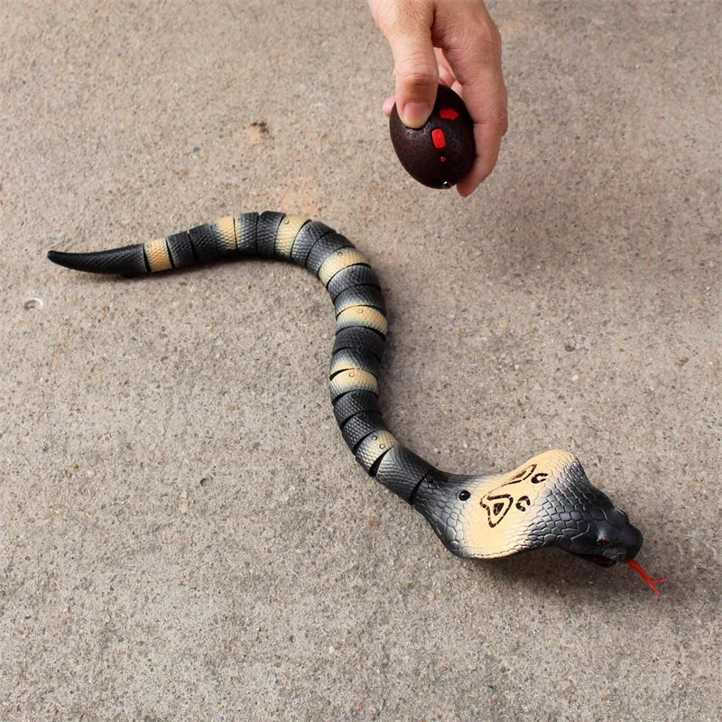 Electric Simulated Cobra Viper Toy